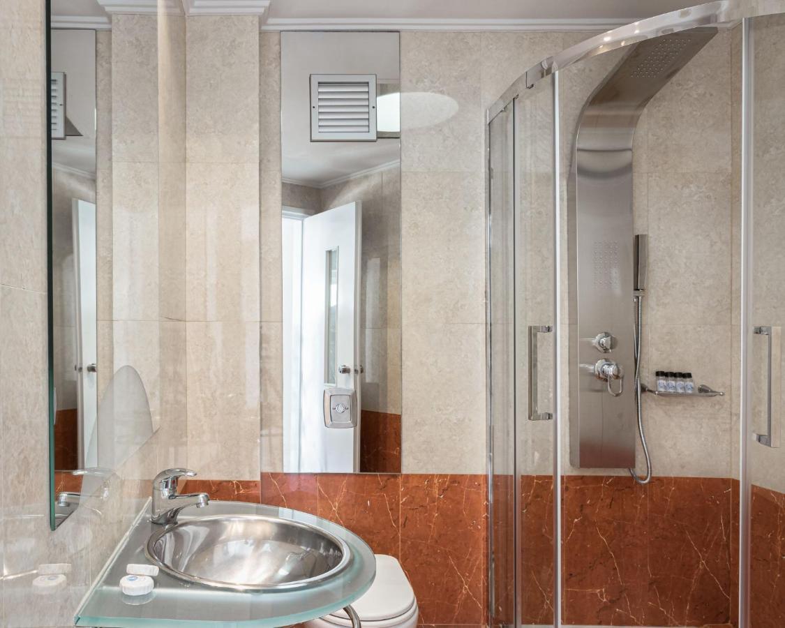 אתונה Kreoli Suites Glyfada מראה חיצוני תמונה